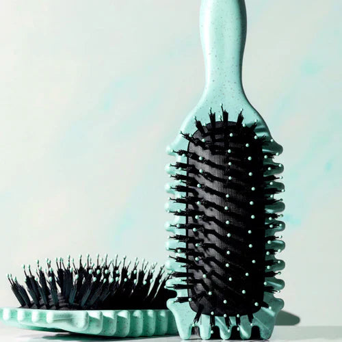 CurlDefine™ | 3-in-1 Curl Brush – Frizz Control & Volume