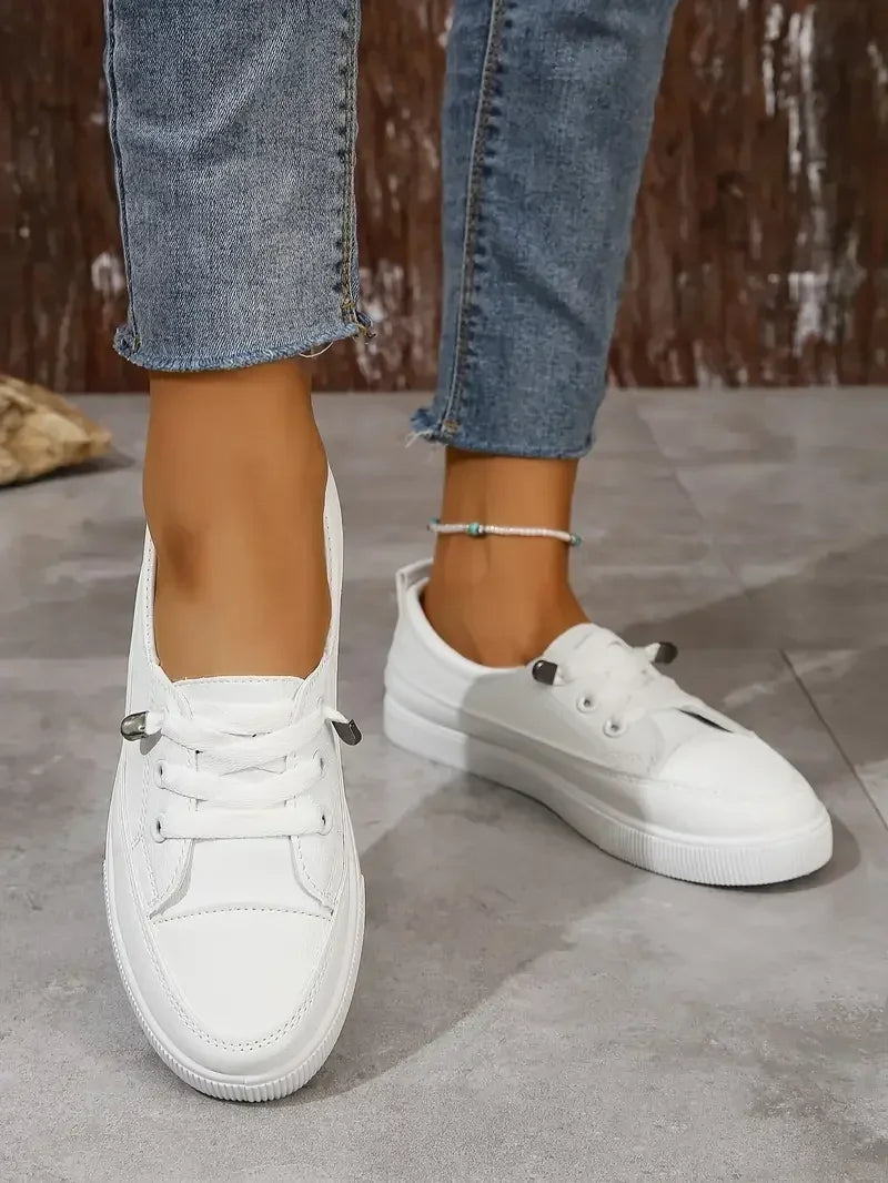 Solevia - Women's Casual Round Toe Flat Shoes with Lace-Up Design