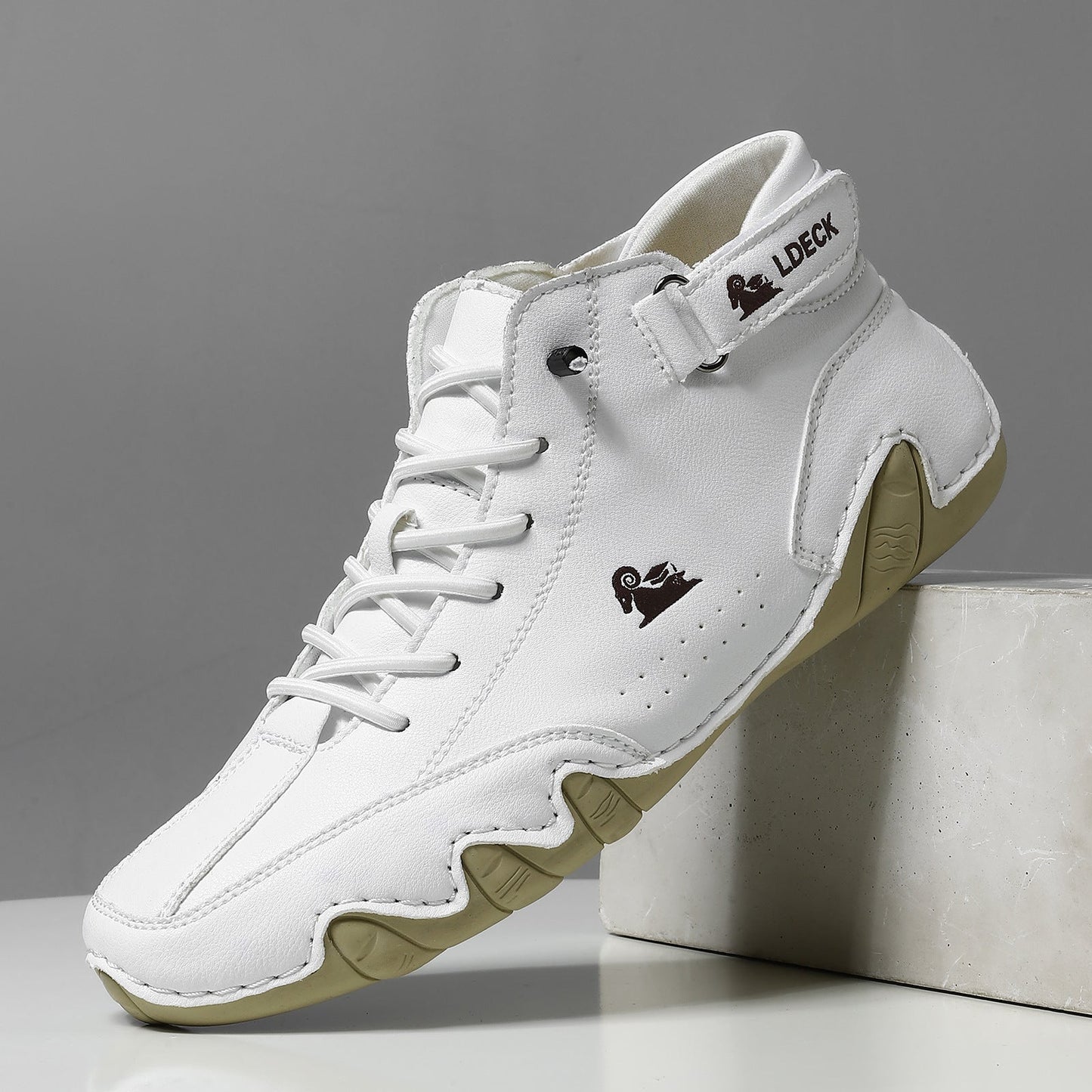 LDeck - Waterproof and breathable orthopedic shoes