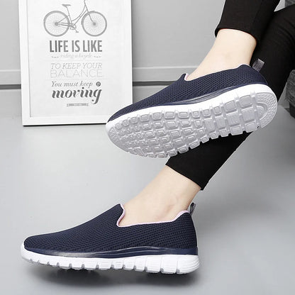 AirStride™ | Women’s Breathable Slip-On Wide Sneakers