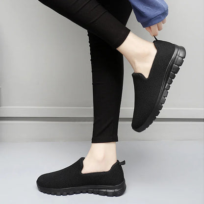 AirStride™ | Women’s Breathable Slip-On Wide Sneakers