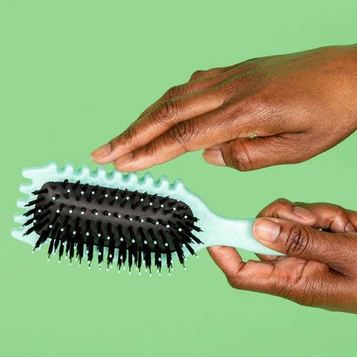 CurlDefine™ | 3-in-1 Curl Brush – Frizz Control & Volume