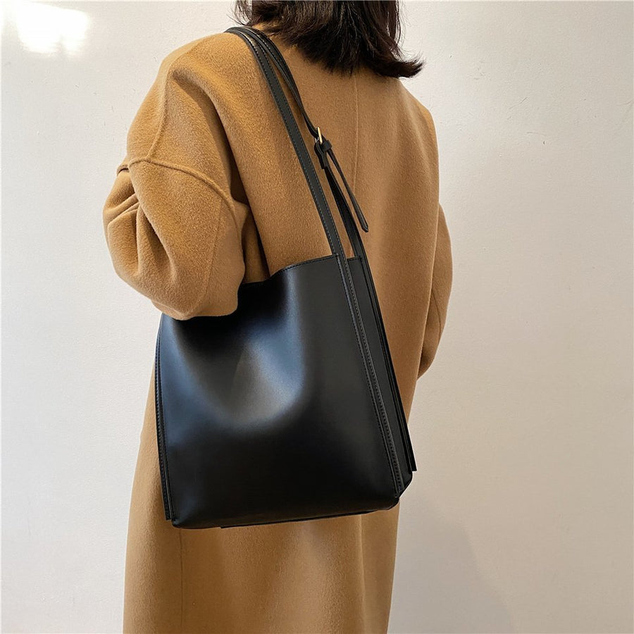 Veltara™ | Large Tote – Versatile Shoulder Bag