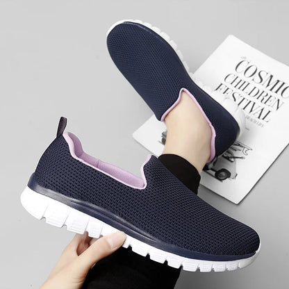 AirStride™ | Women’s Breathable Slip-On Wide Sneakers
