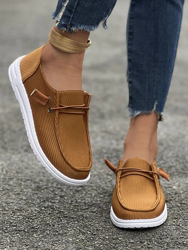 Veloura™ | Women’s Casual Lace-Up Flats