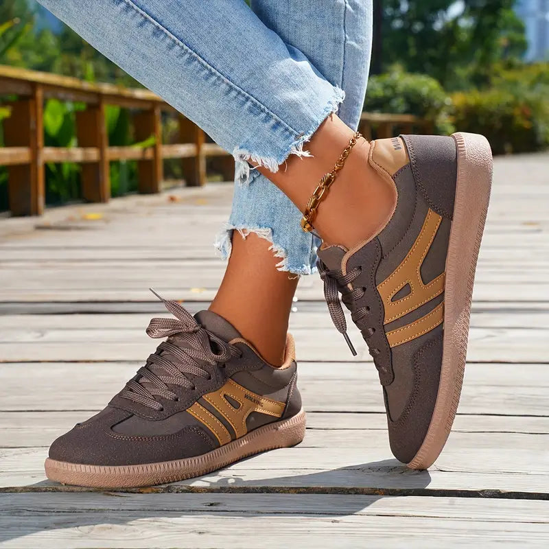Megan - Women's Casual Lace-Up Sneakers