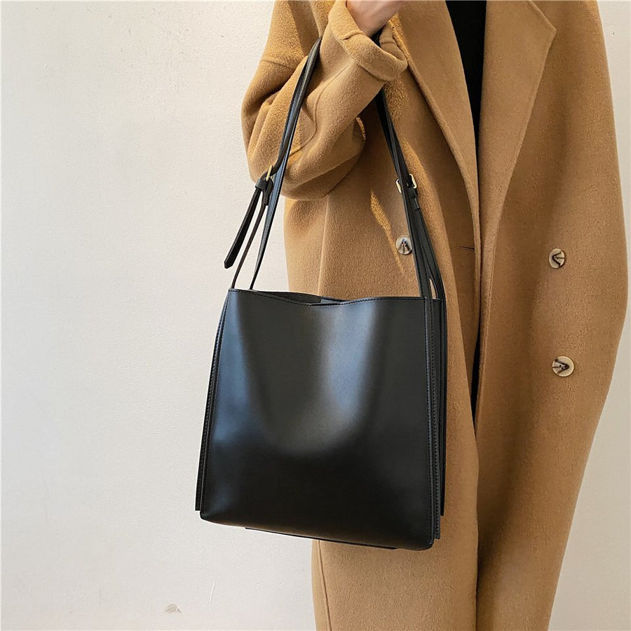 Veltara™ | Large Tote – Versatile Shoulder Bag
