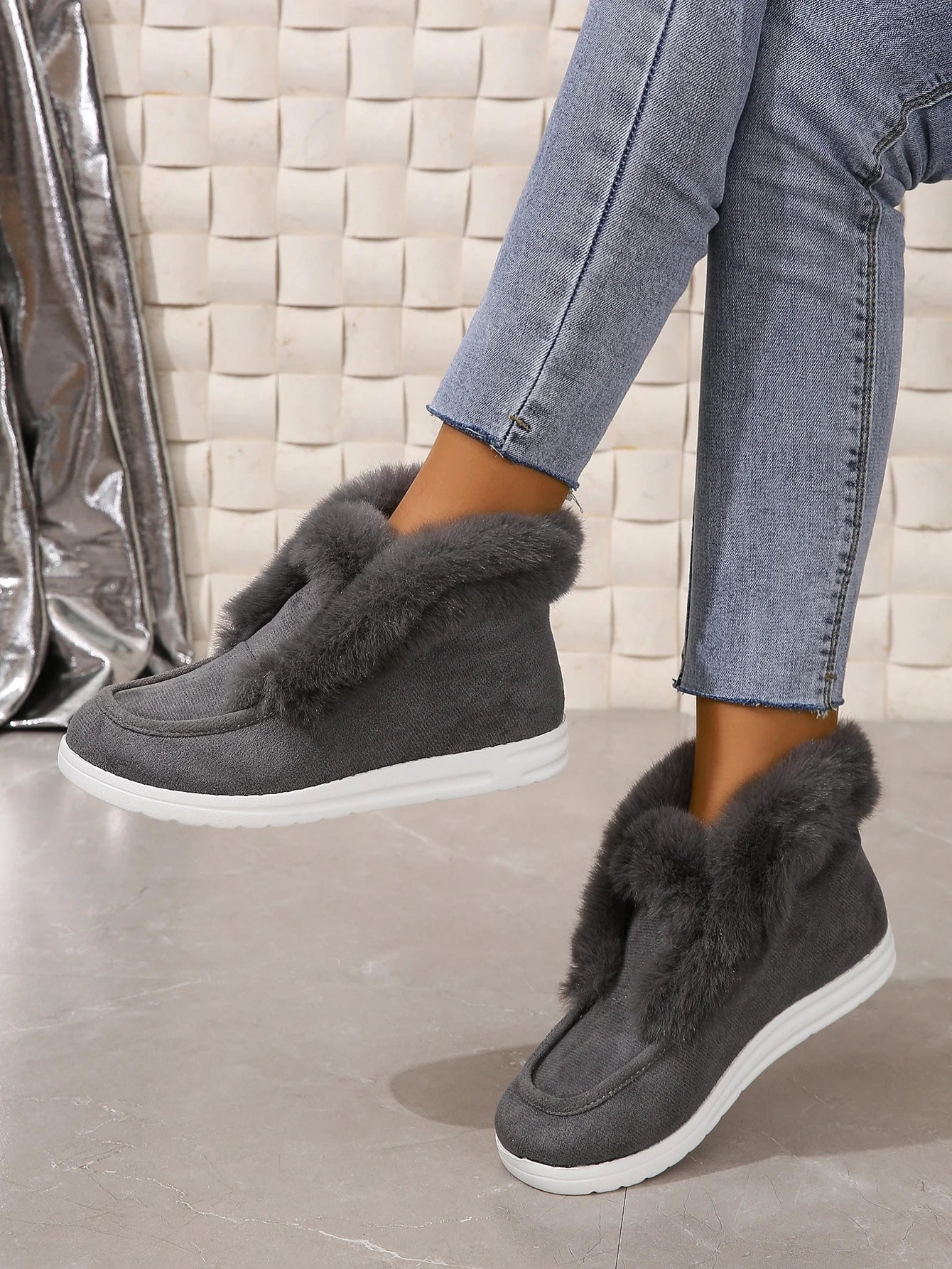 SnowLivia | Women’s Warm Plush Slip-On Snow Boots