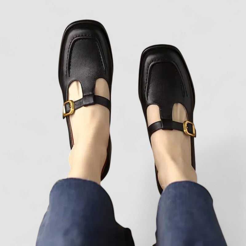 Kyrahnae | Vintage T-Strap Pumps – Comfort & Style