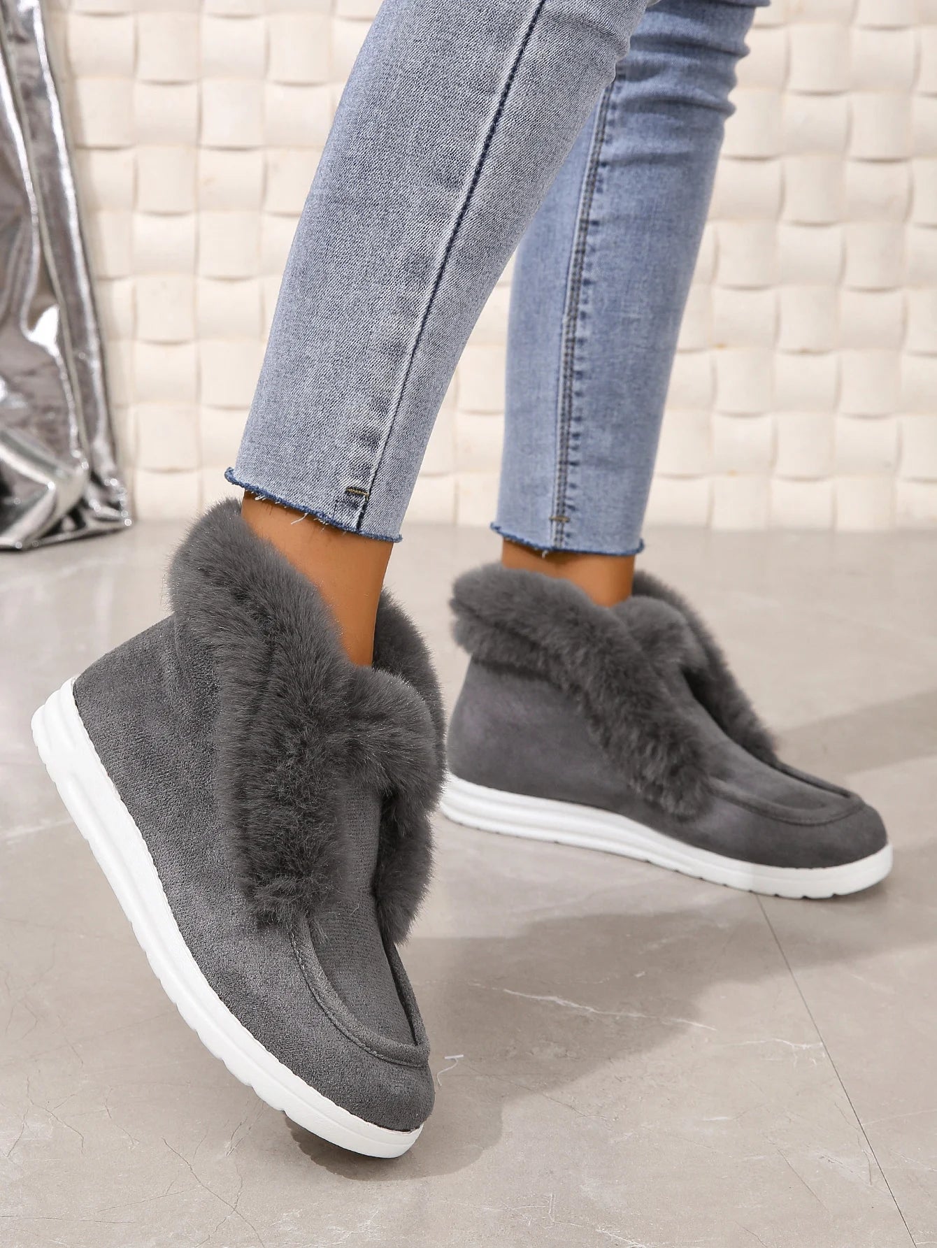 SnowLivia | Women’s Warm Plush Slip-On Snow Boots