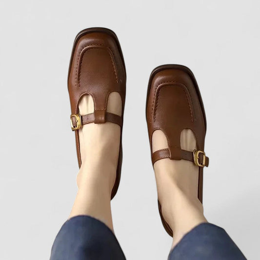 Kyrahnae | Vintage T-Strap Pumps – Comfort & Style