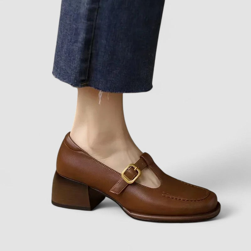 Kyrahnae | Vintage T-Strap Pumps – Comfort & Style