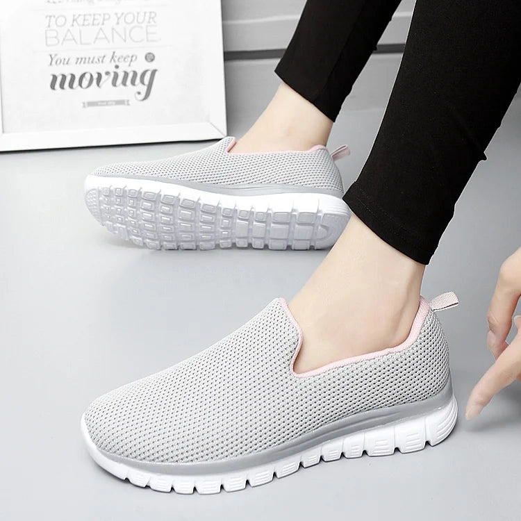 AirStride™ | Women’s Breathable Slip-On Wide Sneakers