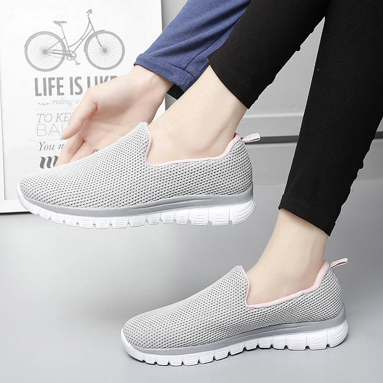AirStride™ | Women’s Breathable Slip-On Wide Sneakers