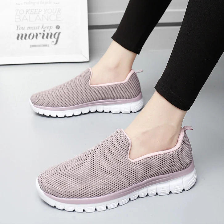 AirStride™ | Women’s Breathable Slip-On Wide Sneakers
