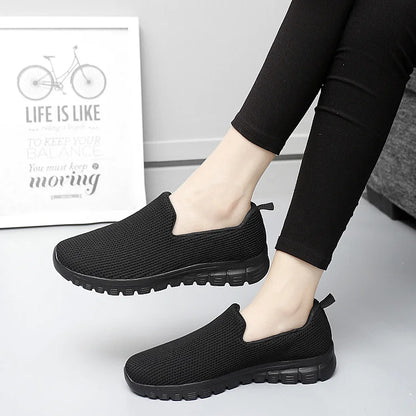AirStride™ | Women’s Breathable Slip-On Wide Sneakers