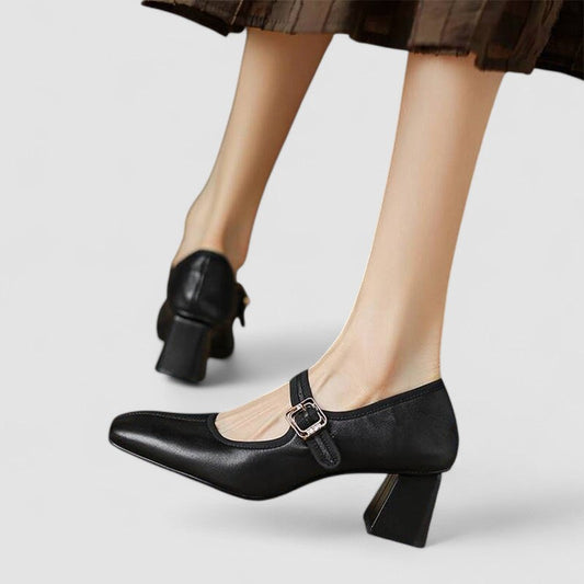 Hyreanne | Vintage Mary Jane Heels