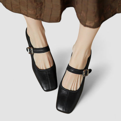 Hyreanne | Vintage Mary Jane Heels